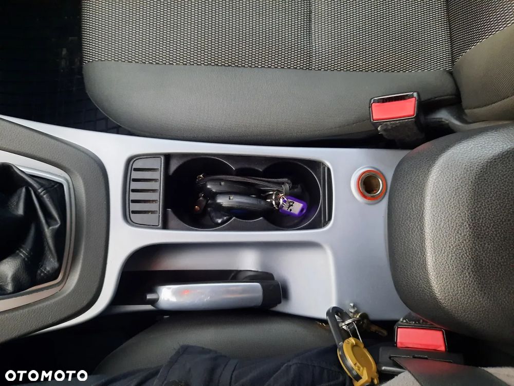 Ford Kuga 2.0 TDCi Individual FWD - 35