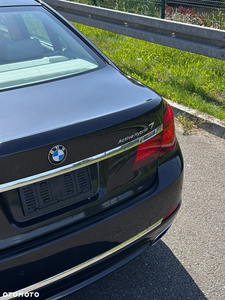 BMW Seria 7 740i - 15