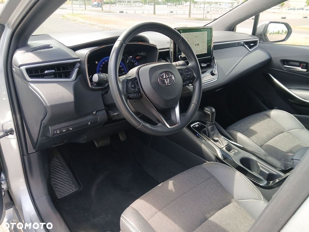 Toyota Corolla 1.8 Hybrid Comfort - 17