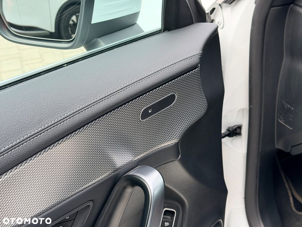 Mercedes-Benz CLA 200 7G-DCT - 17