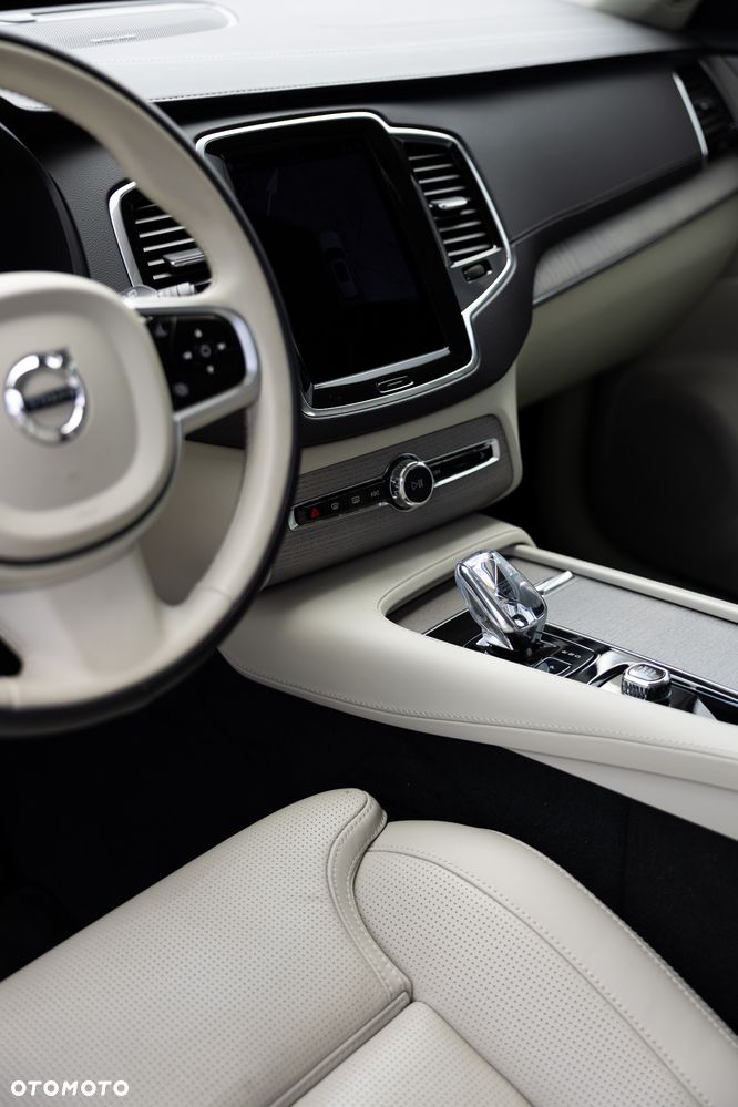 Volvo XC 90 T8 AWD Plug-In Hybrid Inscription 7os - 23