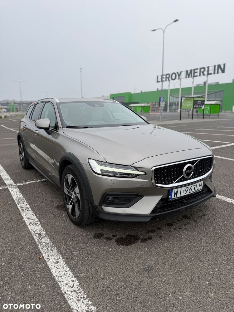 Volvo V60 2021 photo 3