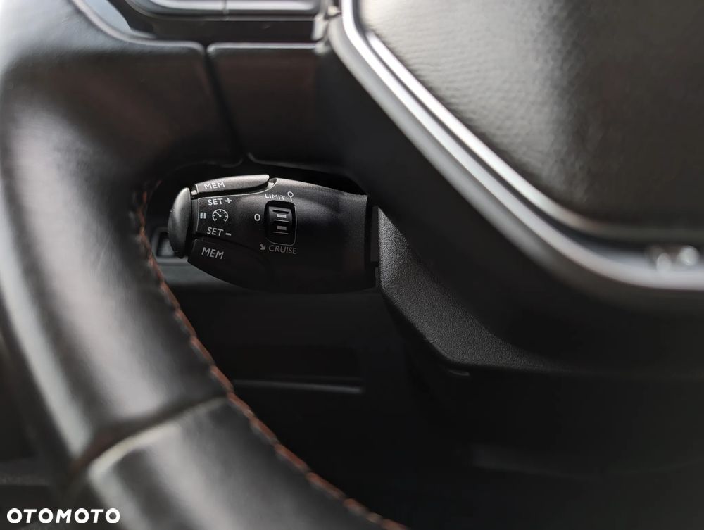 Peugeot 3008 BlueHDi 120 Stop & Start EAT6 Allure - 25