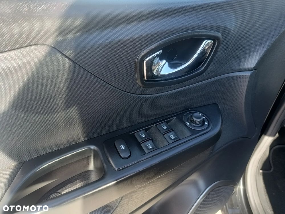 Renault Captur ENERGY dCi 90 Start&Stop Luxe - 16