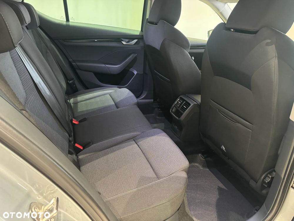 Skoda Octavia 1.5 TSI mHEV Drive Selection DSG - 9