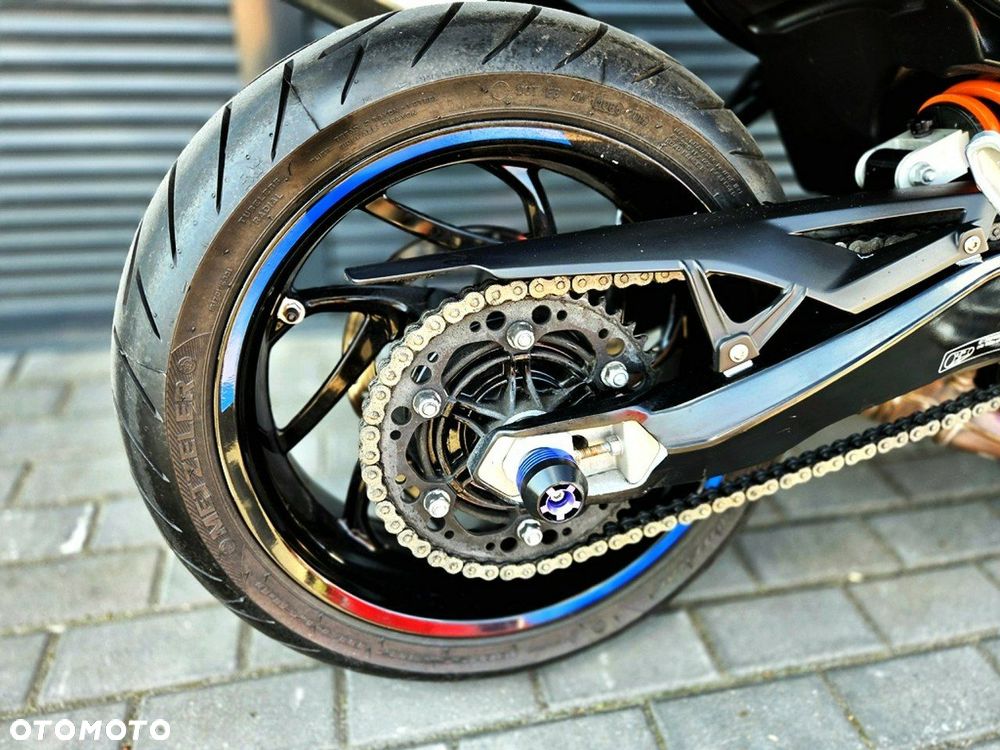 BMW F - 15
