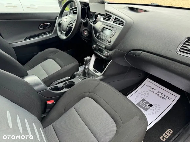 Kia Ceed - 39