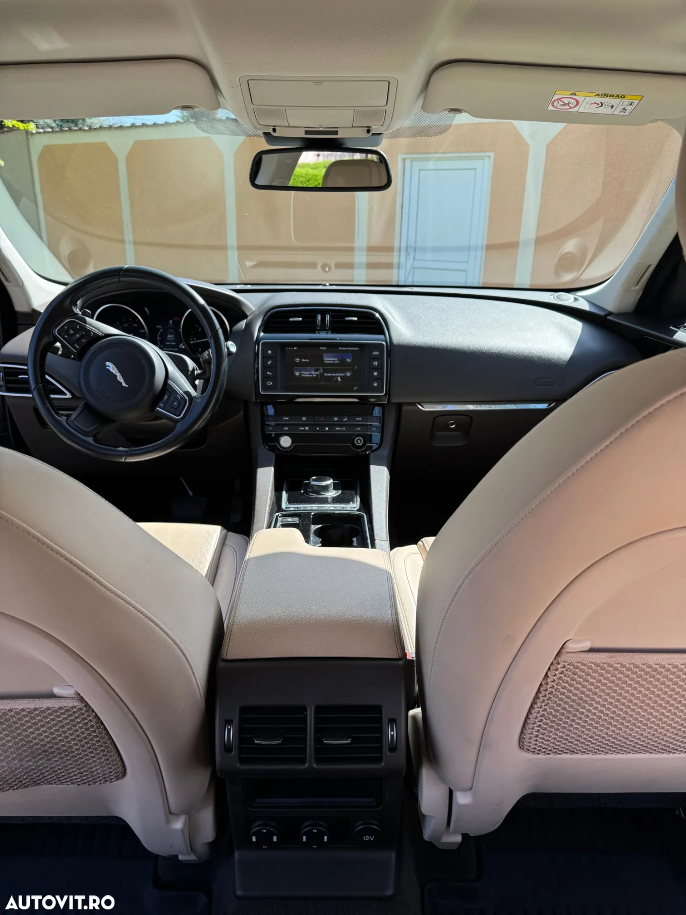 Jaguar F-Pace - 14