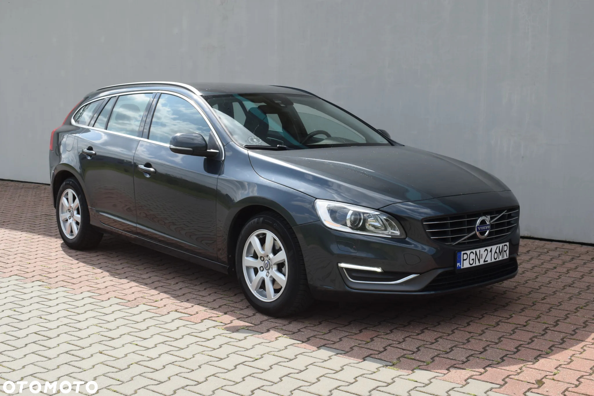 Volvo V60 D4 Drive-E Momentum - 14