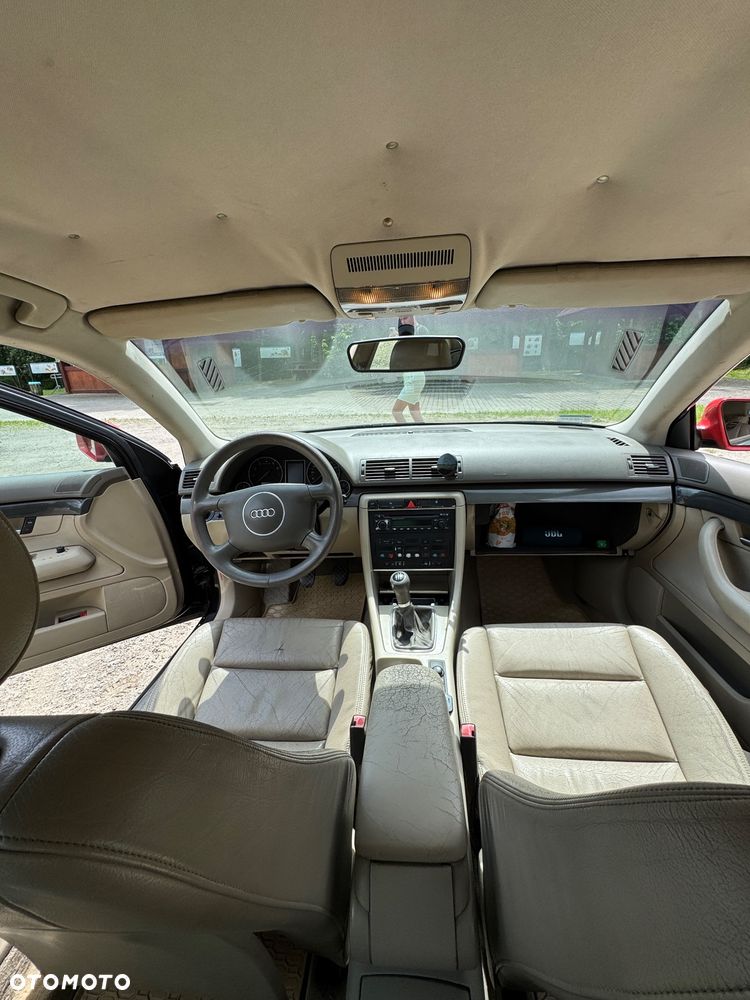 Audi A4 Limousine - 10