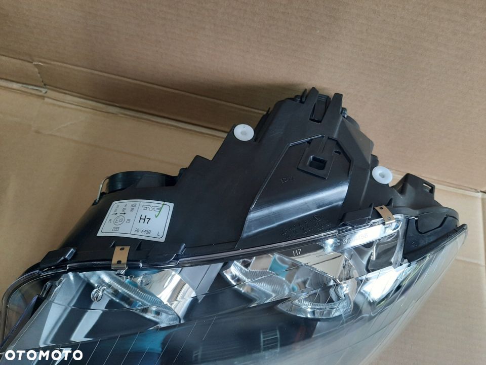 LAMPA REFLEKTOR PRZÓD AUDI A3 8P 03-08 3/5 D - 6