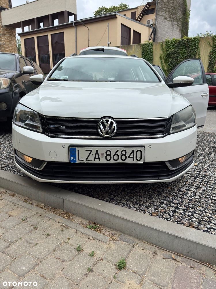 Volkswagen Passat 1.6 TDI DPF BlueMot Comfortline - 2