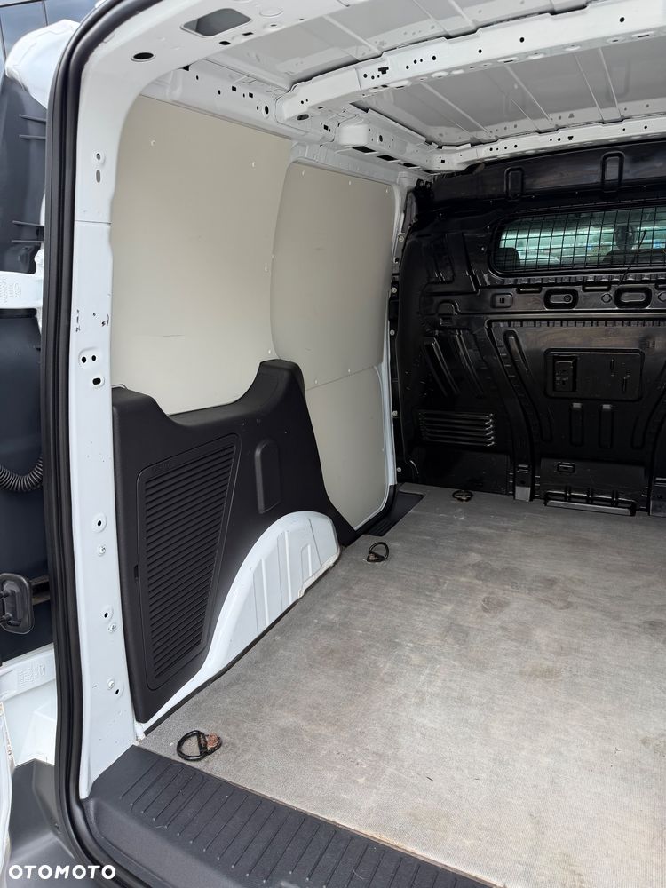 Ford Transit Connect - 22