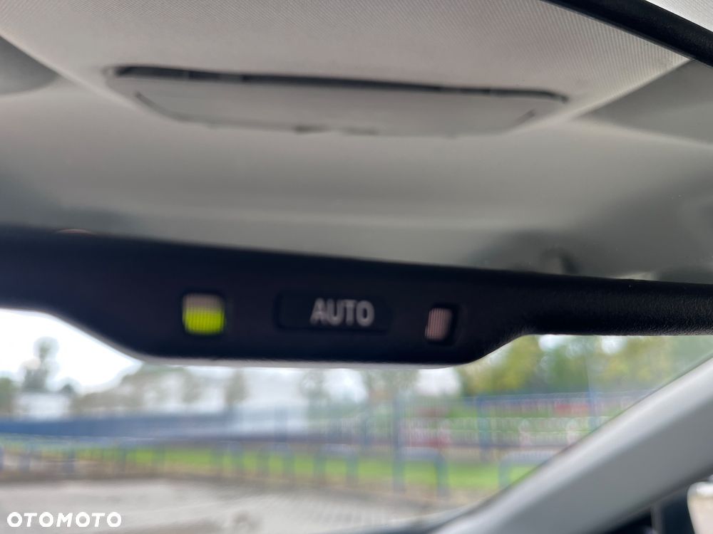 Toyota Auris 1.8 HSD Luna - 14