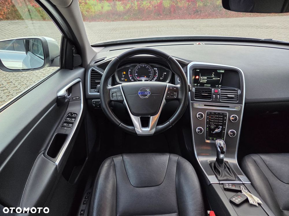 Volvo XC 60 T6 AWD Geartronic Summum - 12
