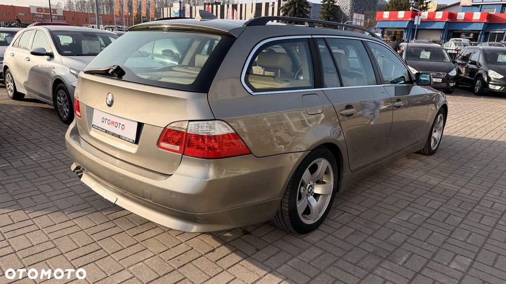 BMW Seria 5 525i - 6