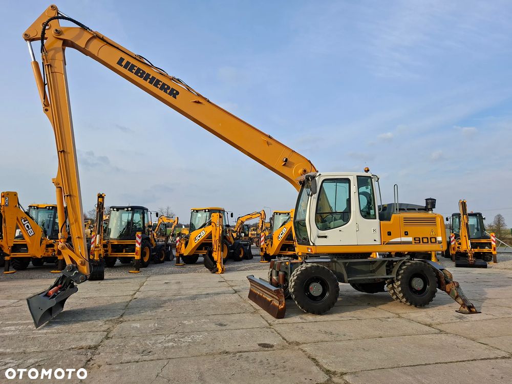 Liebherr A900 LONG REACH - 1