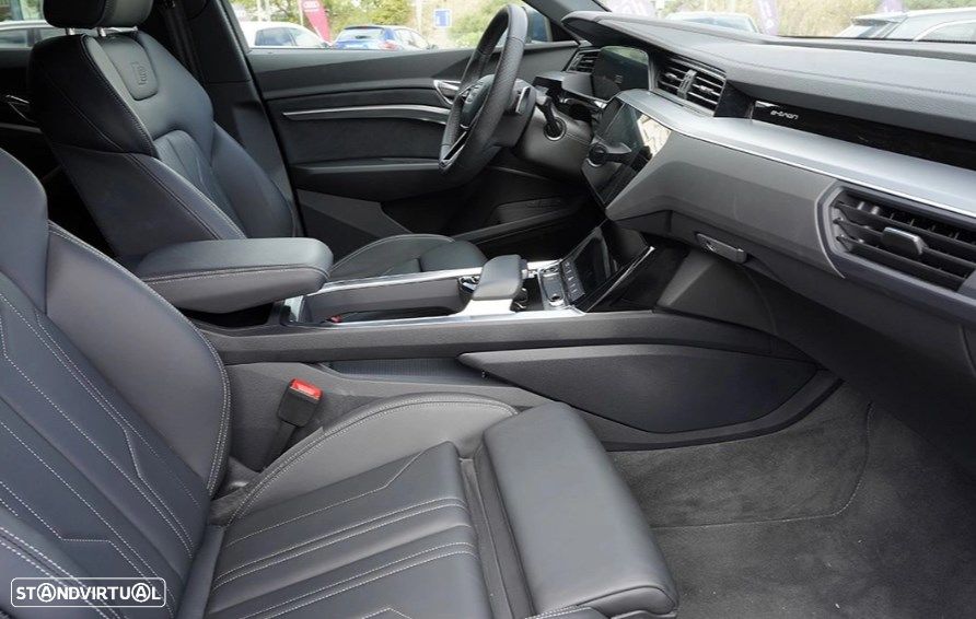 Audi Q8 e-Tron 50 quattro S line - 24