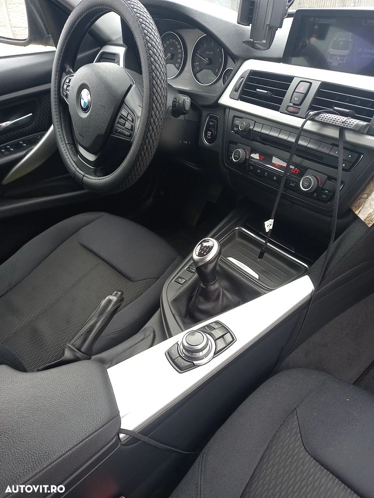 BMW Seria 3 320d xDrive DPF - 4