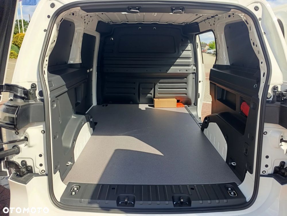Volkswagen ID BUZZ CARGO - 11