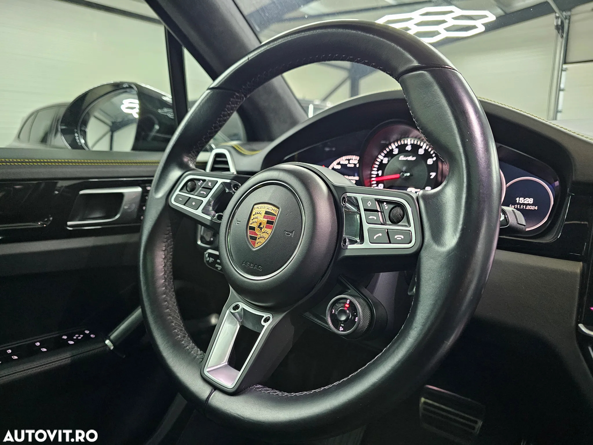 Porsche Cayenne Turbo - 21