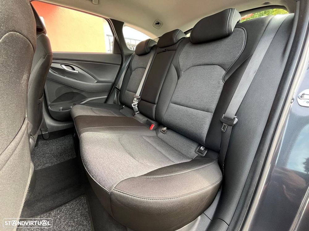 Hyundai i30 SW - 11