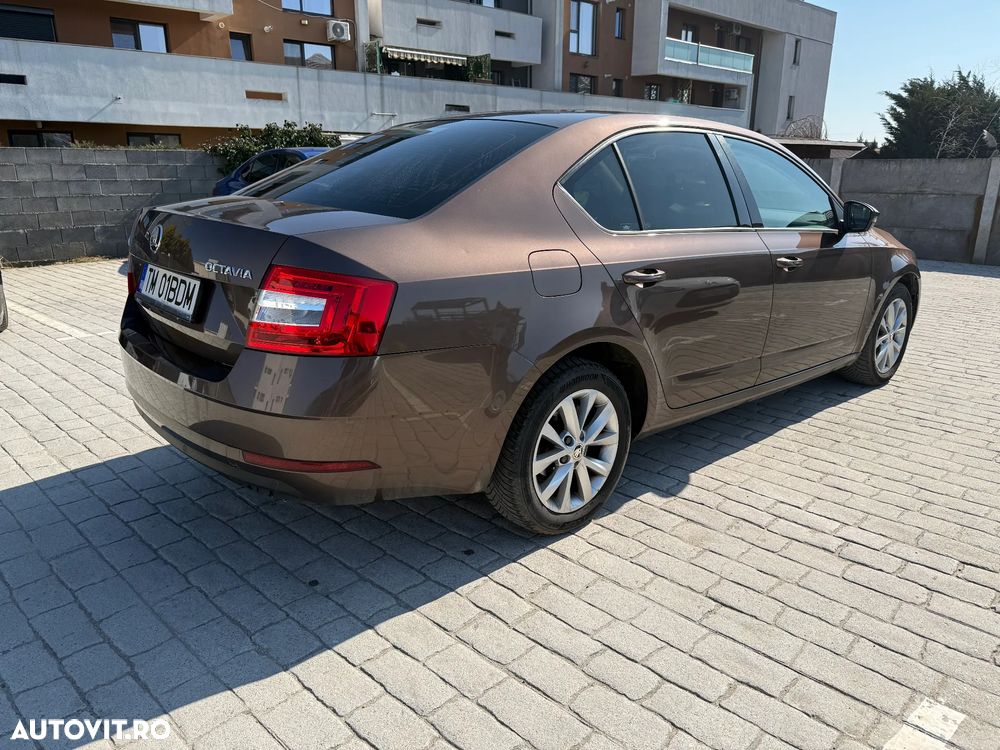 Skoda Octavia 1.6 TDI DSG Ambition - 5