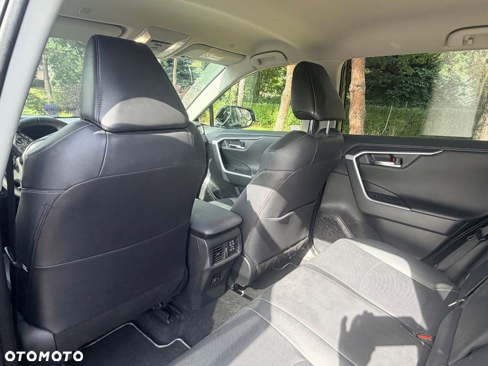 Toyota RAV4 - 9