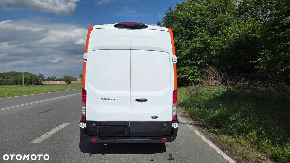 Ford Transit - 12