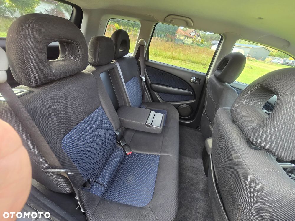 Mitsubishi Outlander - 11