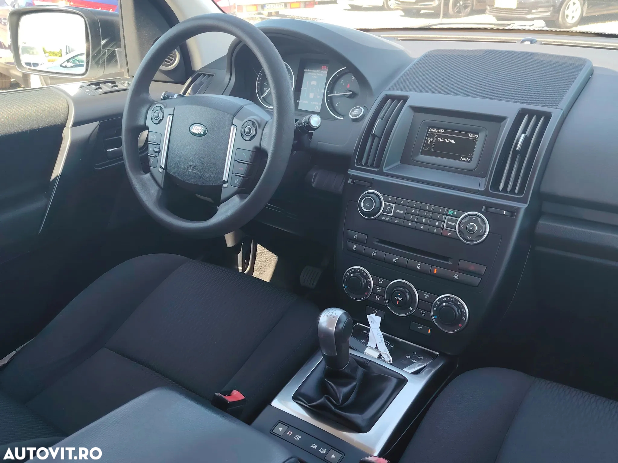 Land Rover Freelander 2 2.2 TD4 S - 2