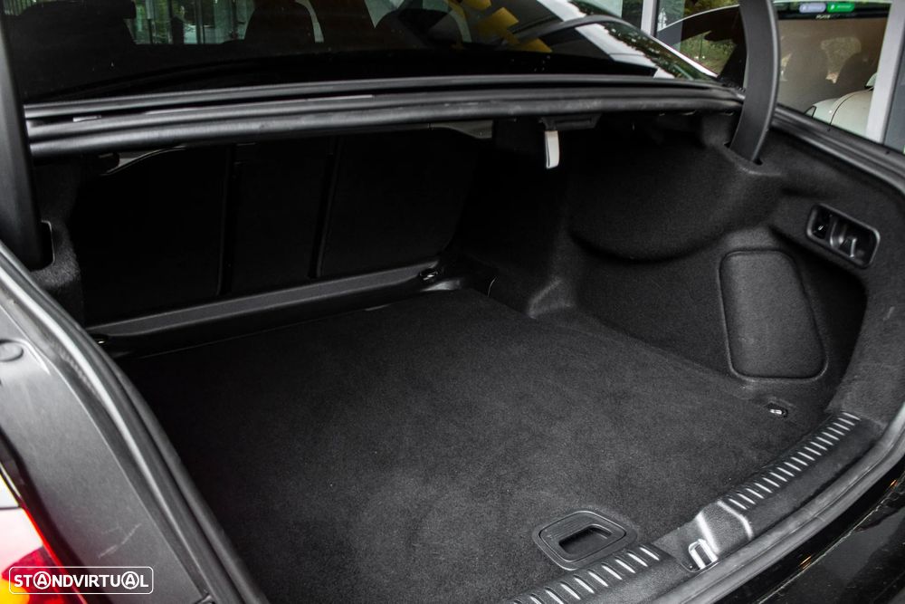 Mercedes-Benz E 220 d AMG Line - 32