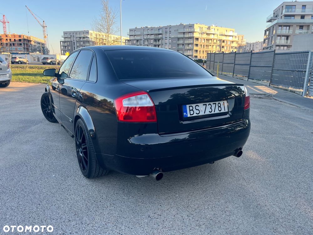 Audi A4 Limousine - 8