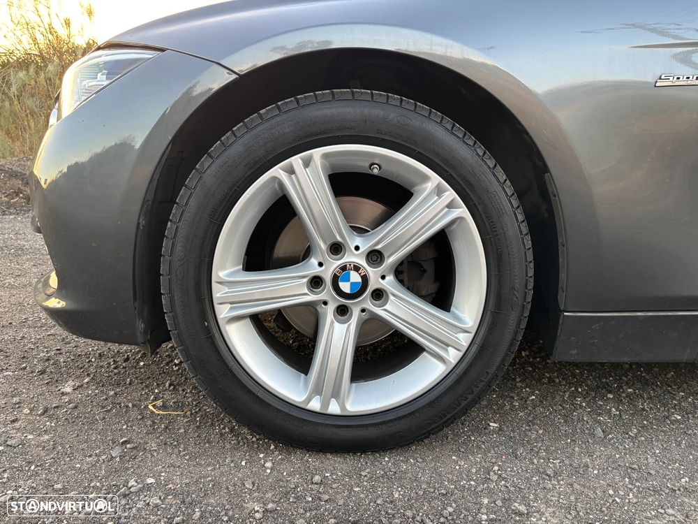 BMW 318 d Touring Line Sport Shadow Auto - 11