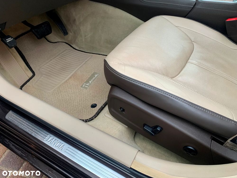 Lancia Thema 3.6 V6 VVT 24V Automatik Executive - 25