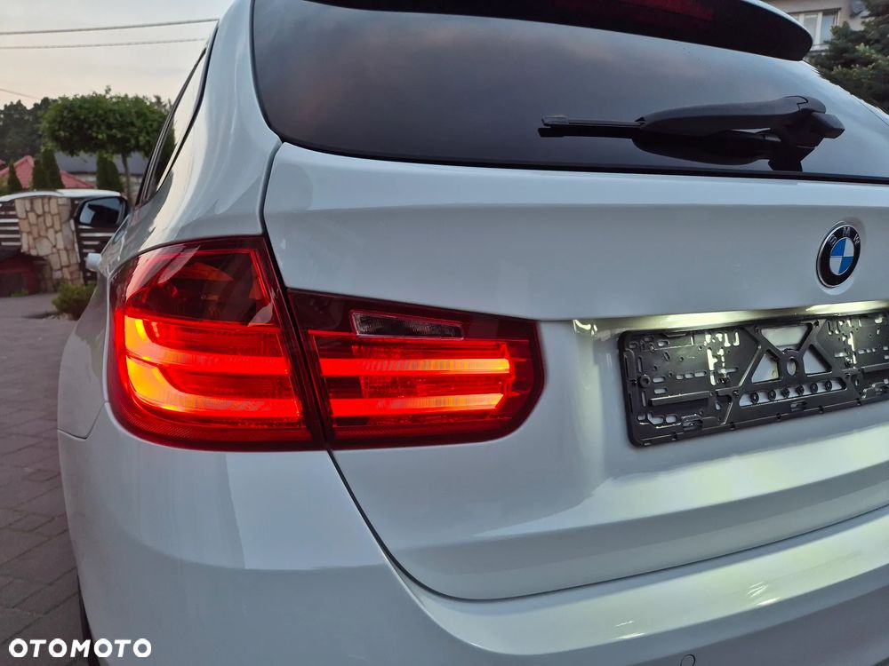 BMW Seria 3 320d Sport Line - 36
