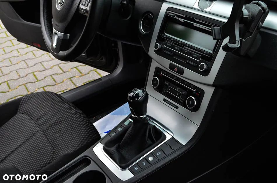 Volkswagen Passat 2.0 TDI Comfortline - 38