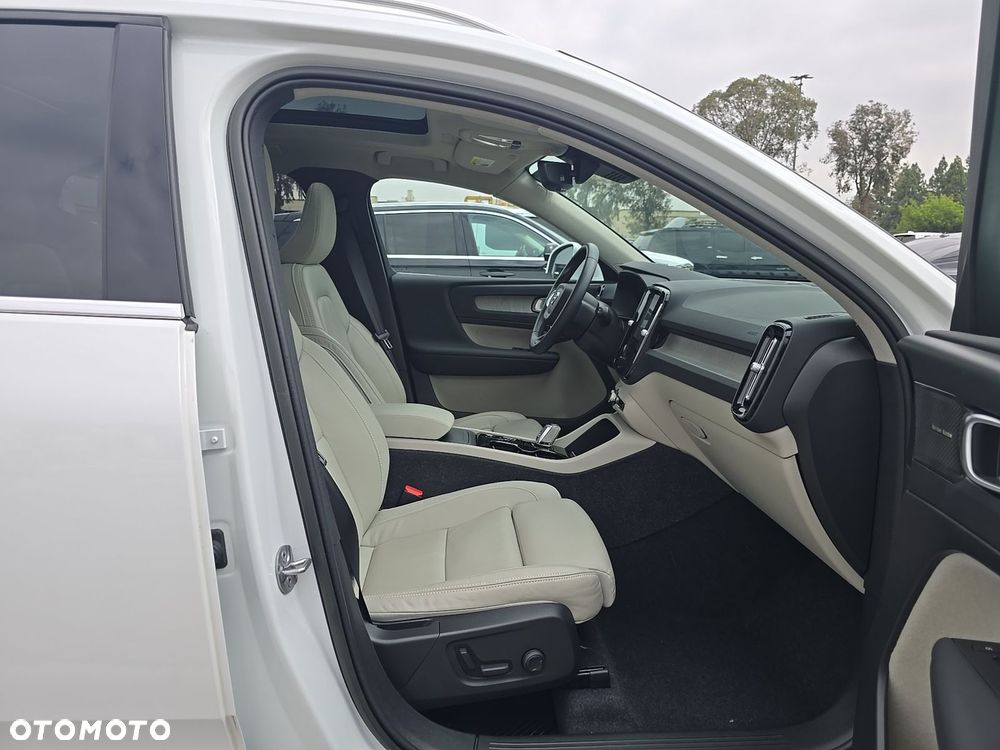 Volvo XC 40 B5 B AWD Ultimate Bright - 11