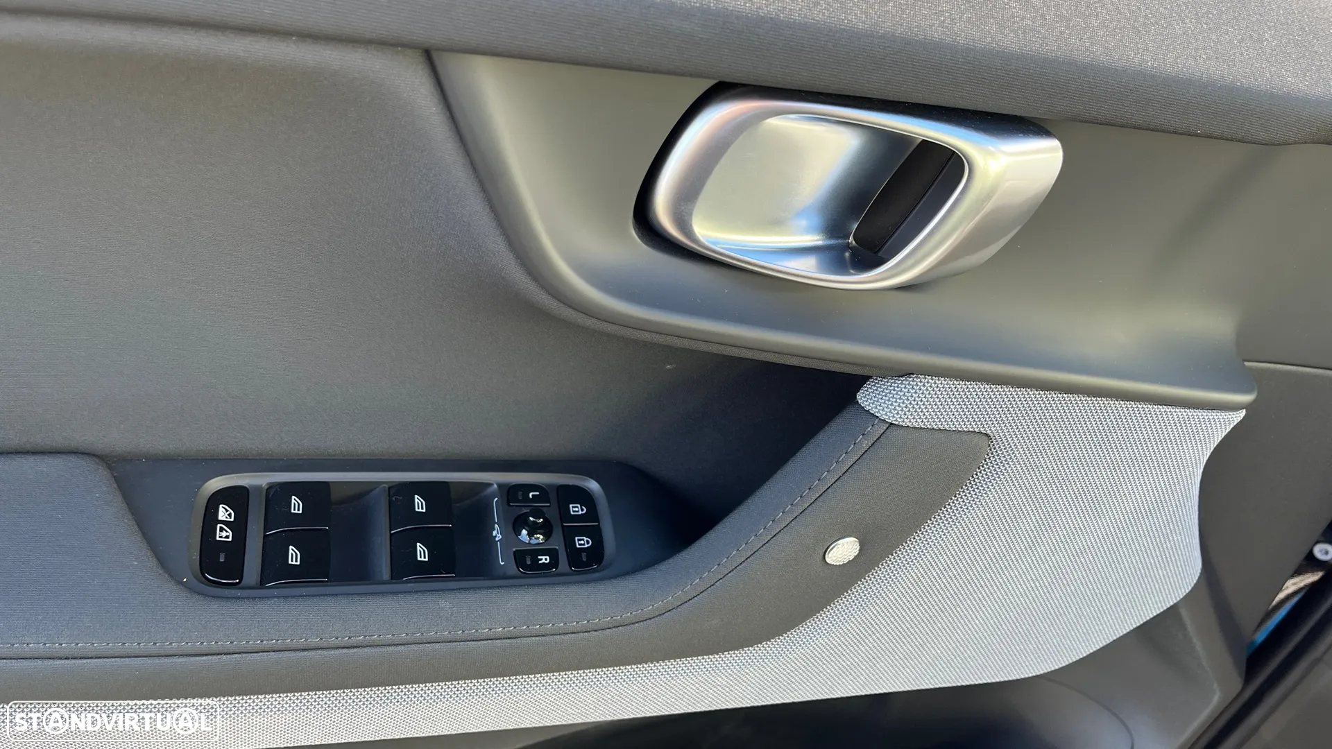 Polestar 2 Long Range 82 kWh AWD Plus - 42