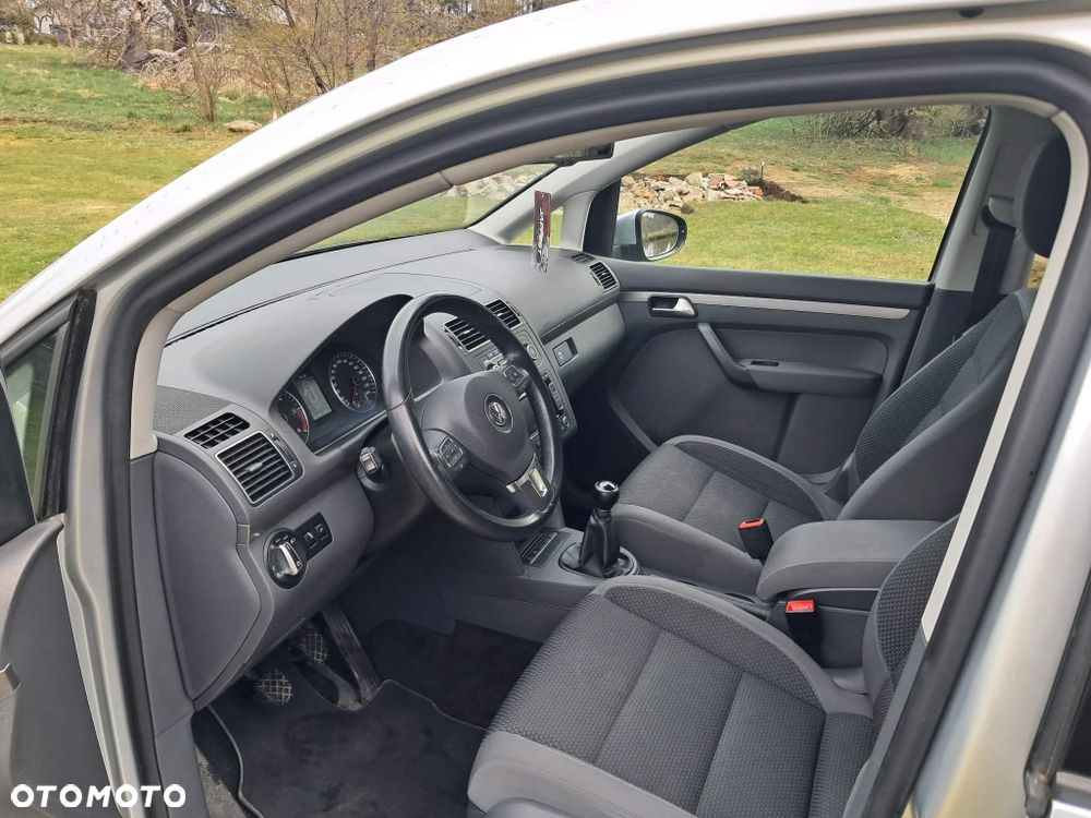 Volkswagen Touran - 8