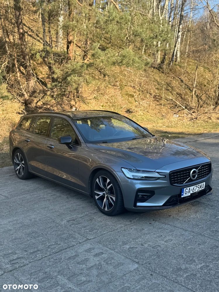 Volvo V60 B4 D R-Design - 3