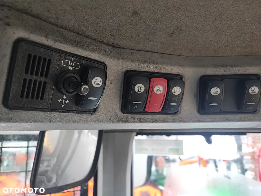 Caterpillar 930K - 19