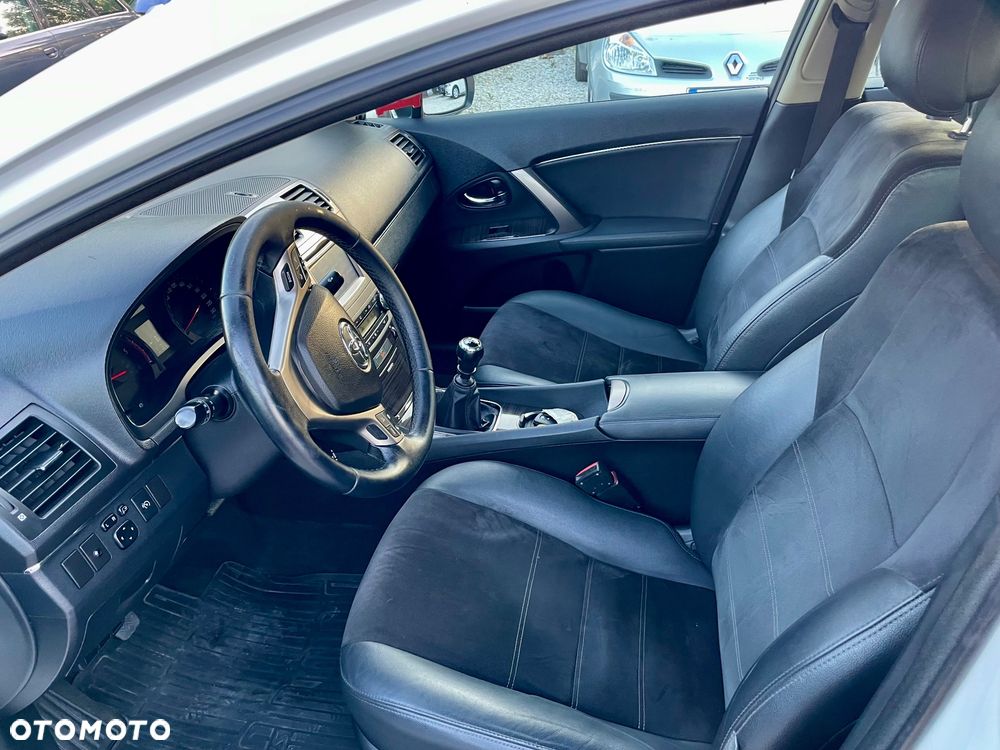 Toyota Avensis 2.0 D-4D Premium - 21