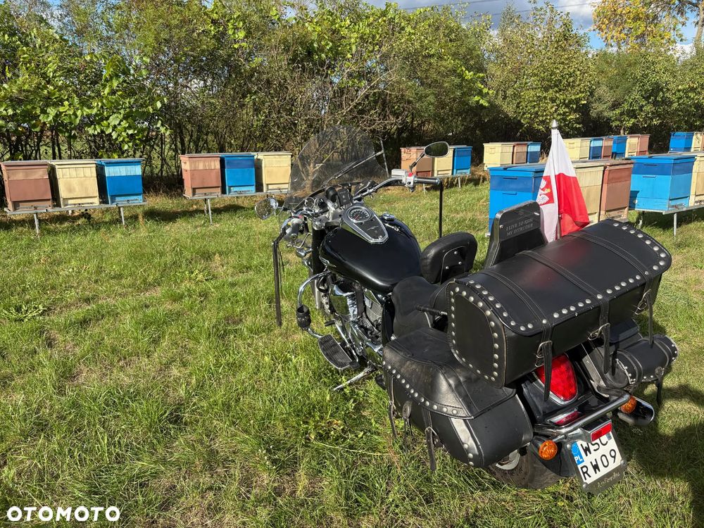 Suzuki Intruder - 13