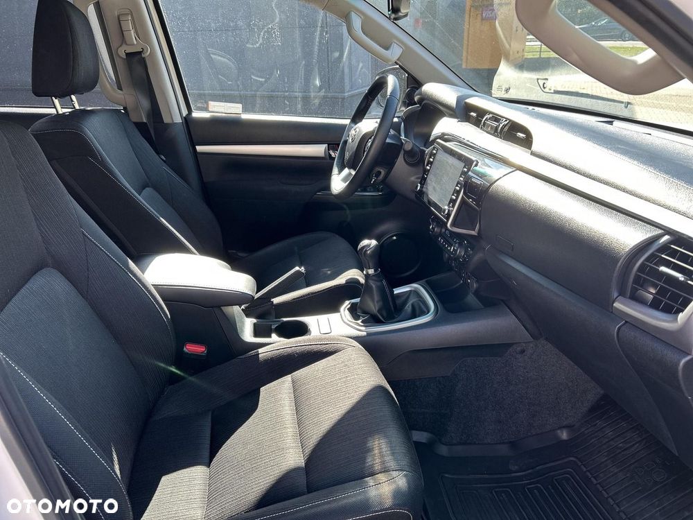 Toyota Hilux 2.8 D-4D Double Cab SR5 4x4 - 11