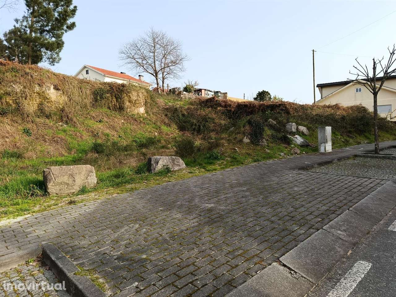 Lote de terreno urbanizado com 392m2 - Grande imagem: 5/6