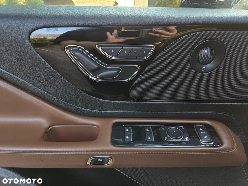 Lincoln Aviator - 15