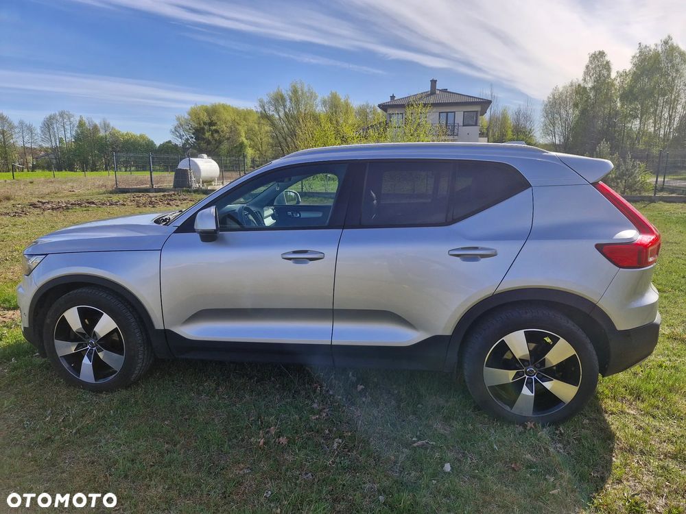 Volvo XC 40 D4 AWD Geartronic Momentum Pro - 8