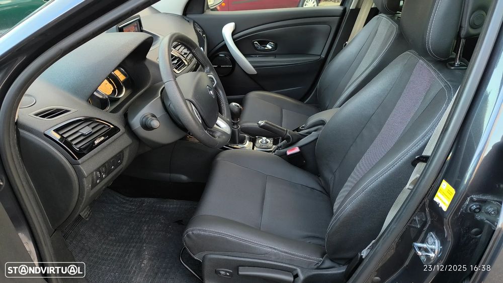 Renault Mégane ENERGY dCi 110 Start & Stop Bose Edition - 16