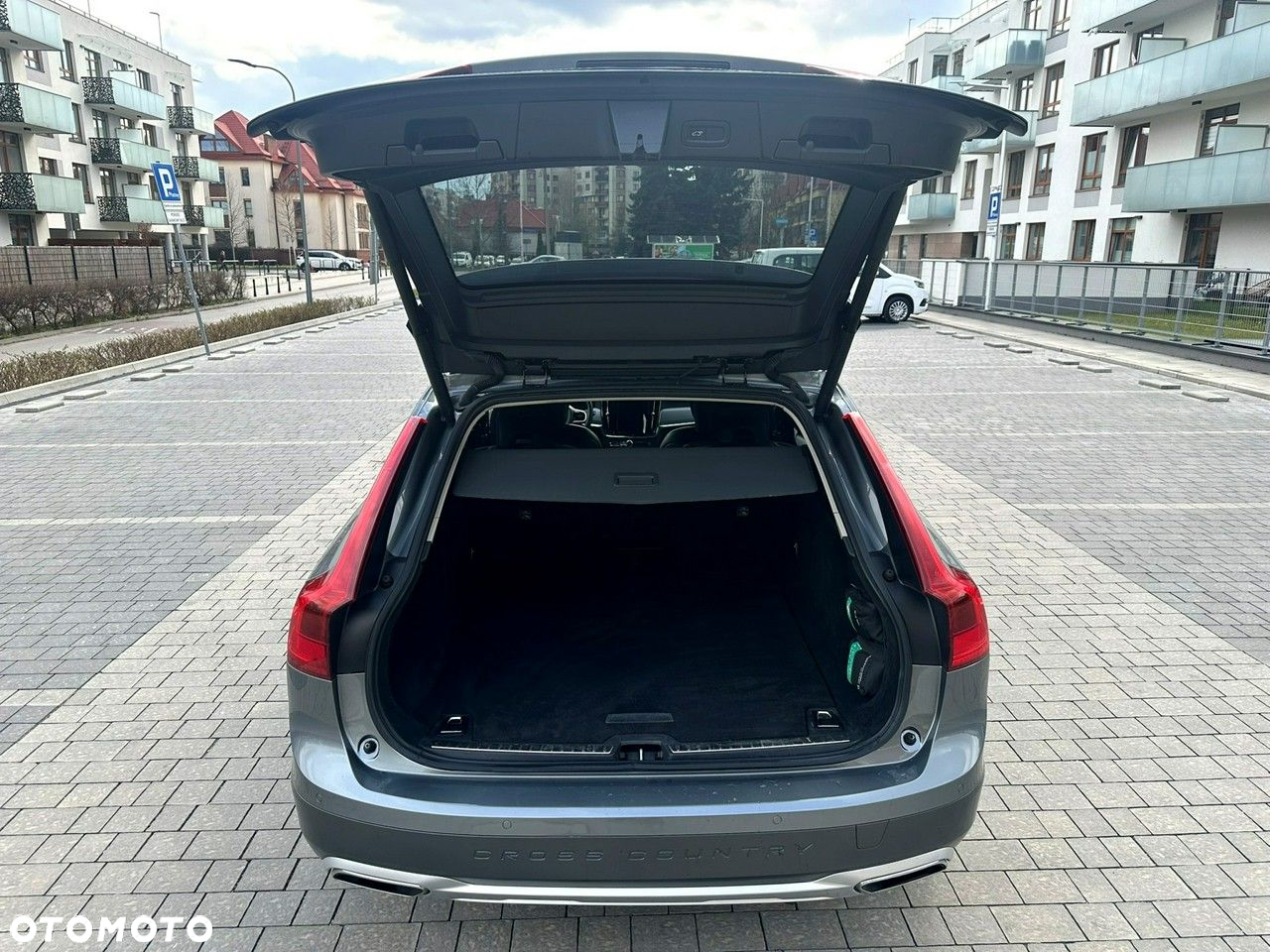 Volvo V90 Cross Country D5 SCR AWD Pro - 9